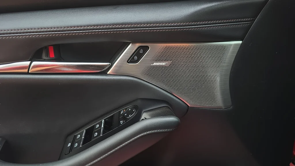 Used 2019 Red Mazda Preferred image 25