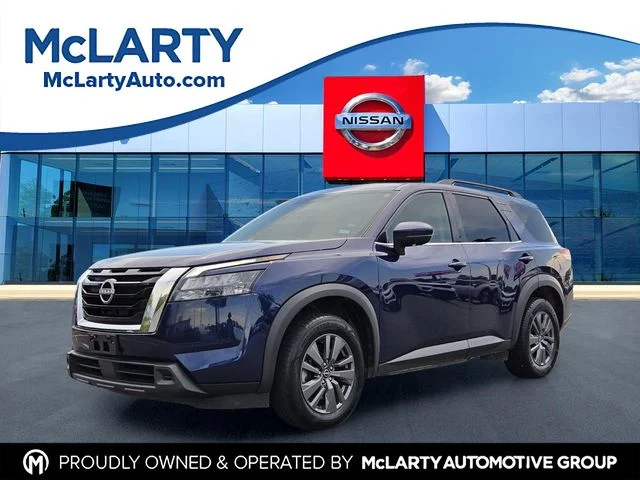 2024 Nissan Pathfinder SV
