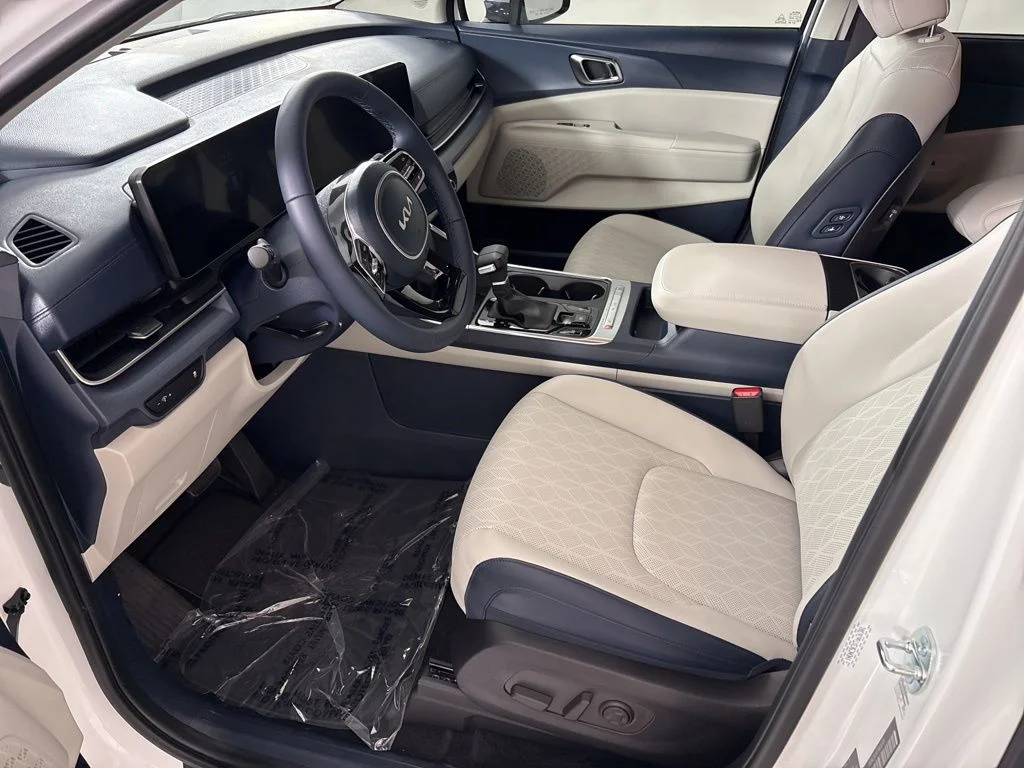 New 2026 White Kia EX image 29
