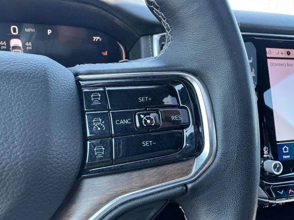 Used 2024 Black Jeep Base image 20