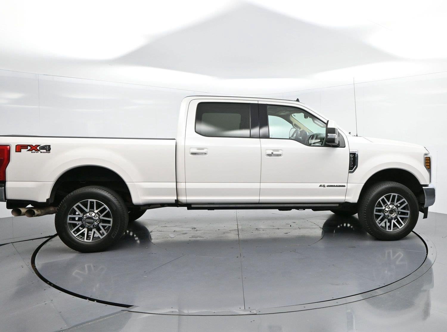 Used 2019 White Platinum Metallic Tri-Coat Ford Lariat image 8