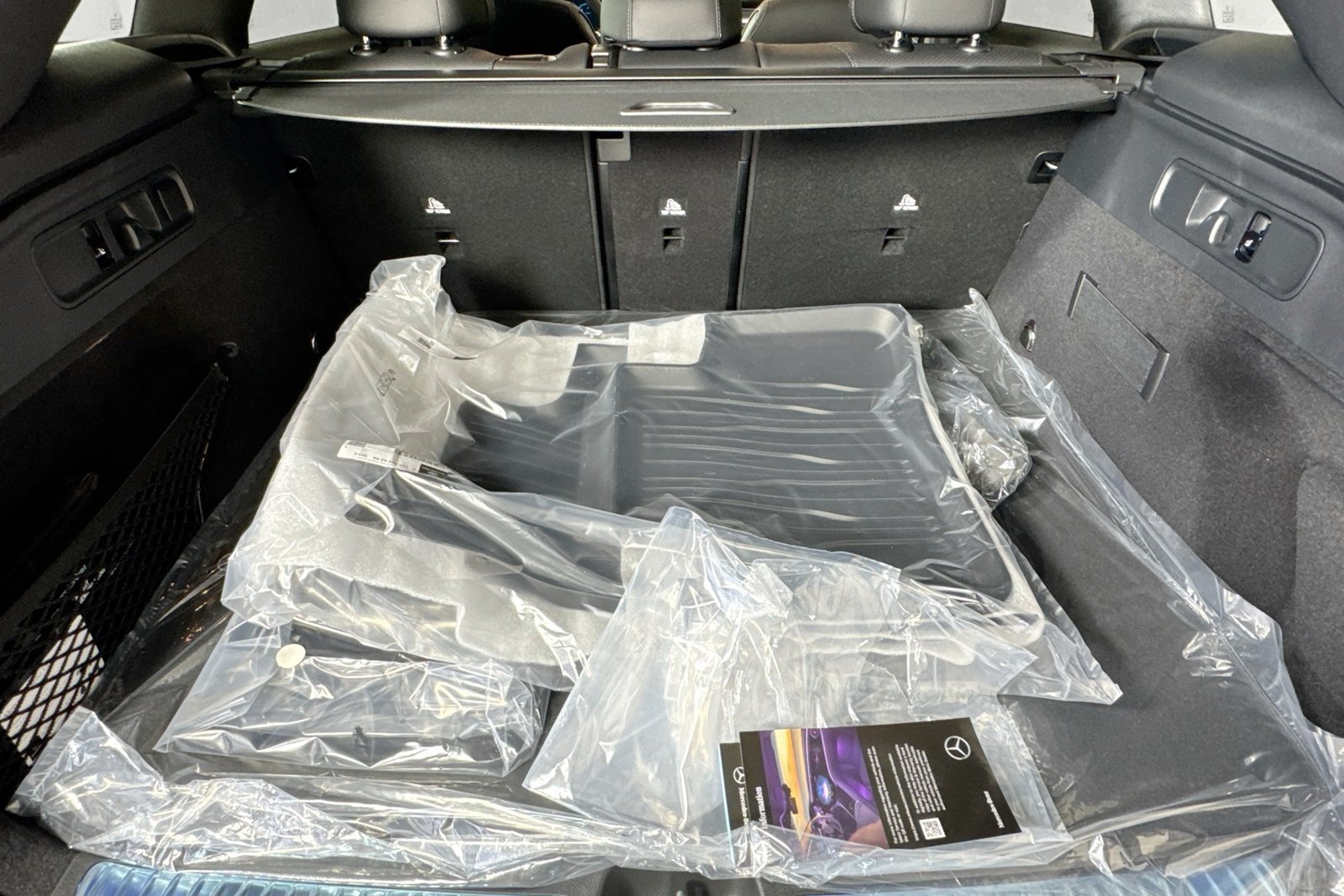 New 2026 Graphite Grey Metallic Mercedes-Benz GLC 300 image 24
