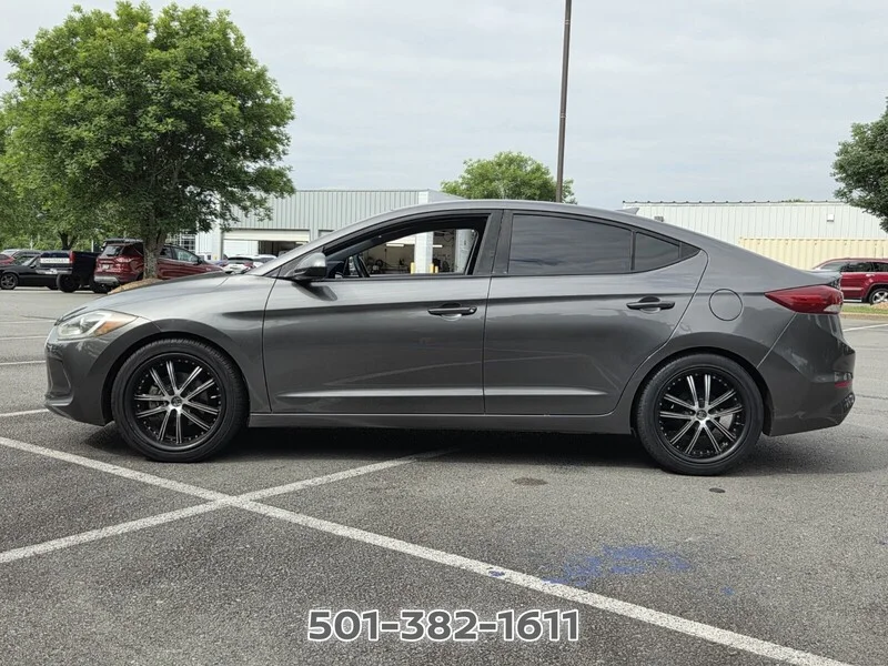 Used 2017 Galactic Gray HYUNDAI SE 2.0L AUTO (ULSAN PLANT) image 2