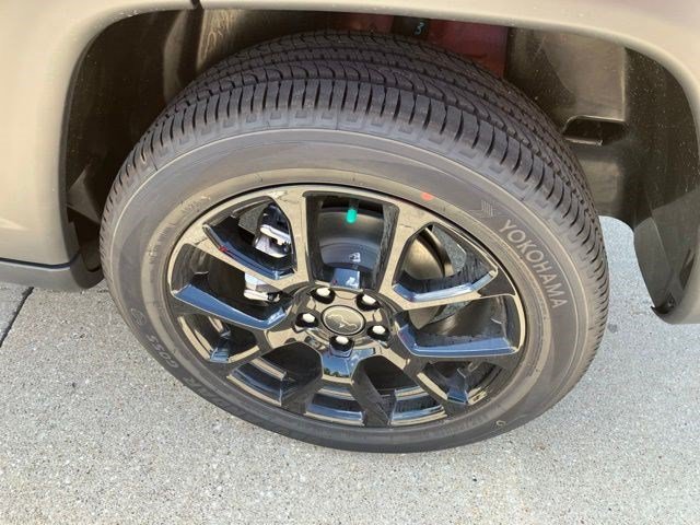New 2026 Red Hot Pearlcoat Jeep Latitude Altitude image 27