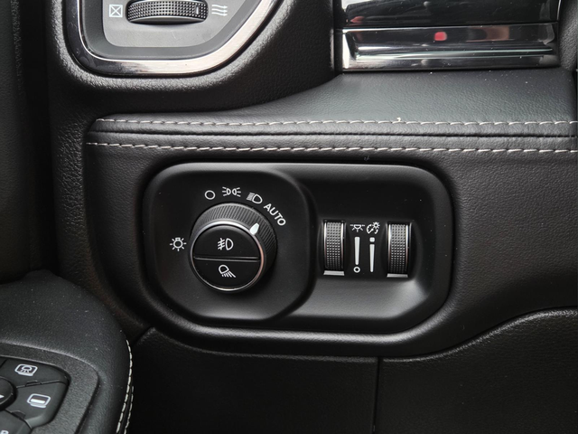 Used 2025 White Ram Limited image 19