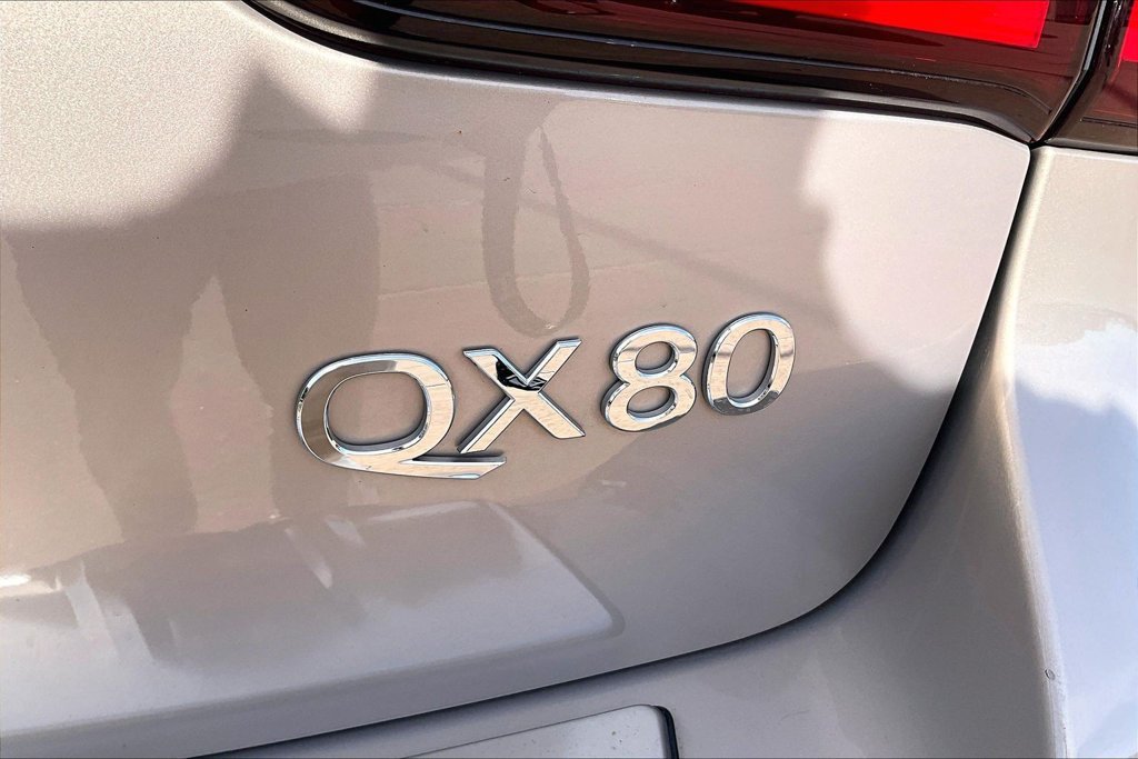 Used 2024 Beige INFINITI Sensory image 32