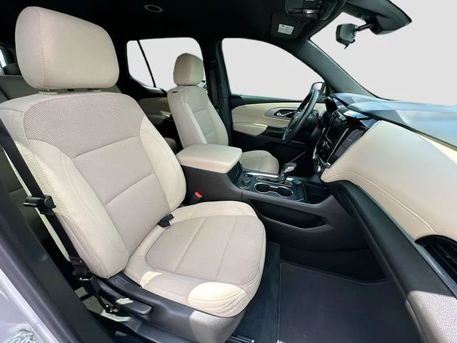 Used 2022 Silver Chevrolet LS image 27