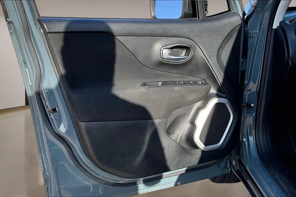 Used 2018 Gray Jeep Sport image 18