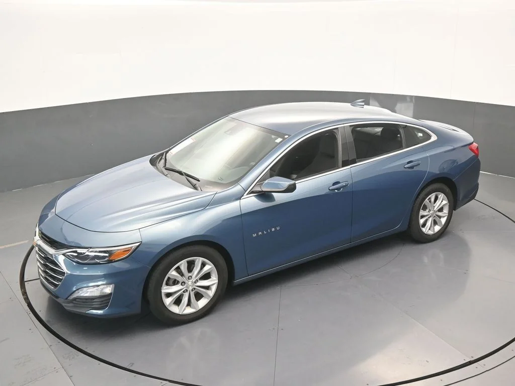 Used 2025 Lakeshore Blue Metallic Chevrolet LT image 44