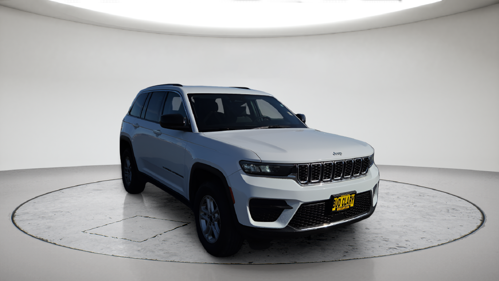 Used 2023 White Jeep Laredo image 19