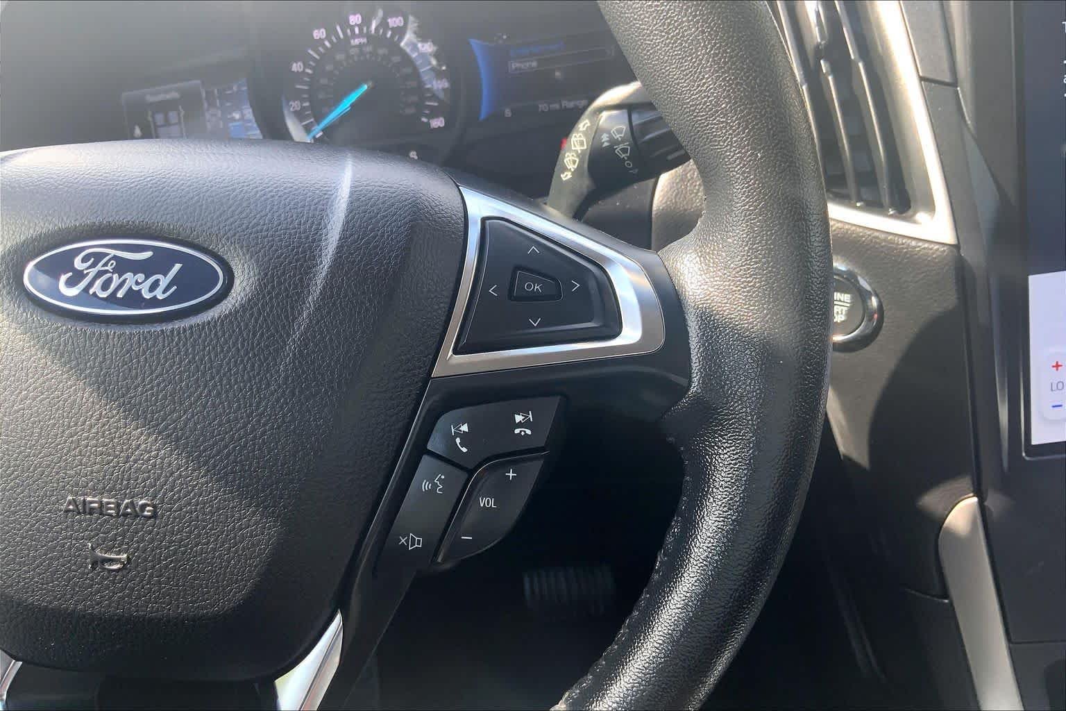 Used 2022 Oxford White Ford SEL image 25