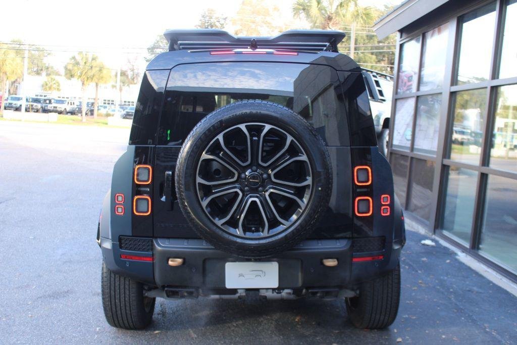 2026 Land Rover Defender OCTA - Photo 10