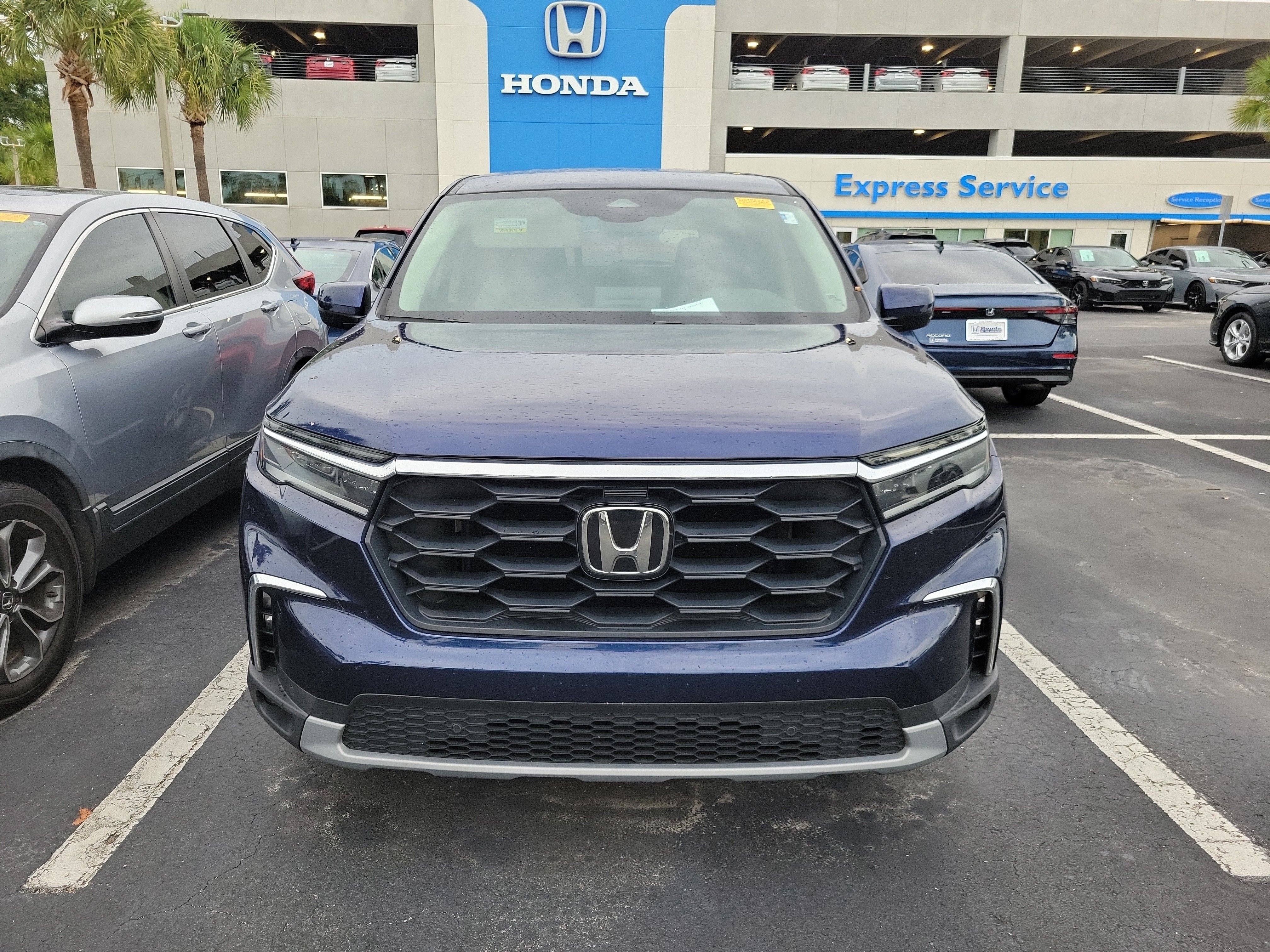 Certified Used 2024 Obsidian Blue Pearl Honda 2WD EX-L 7P image 20