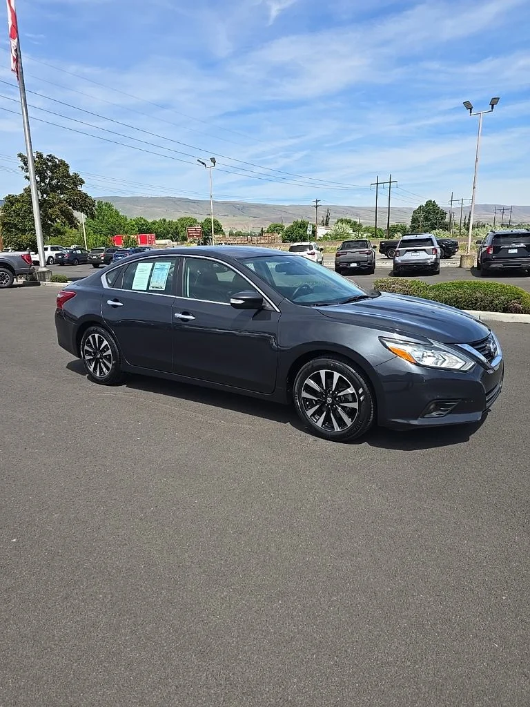 Used 2018 Nissan Altima SL with VIN 1N4AL3AP6JC128323 for sale in The Dalles, OR