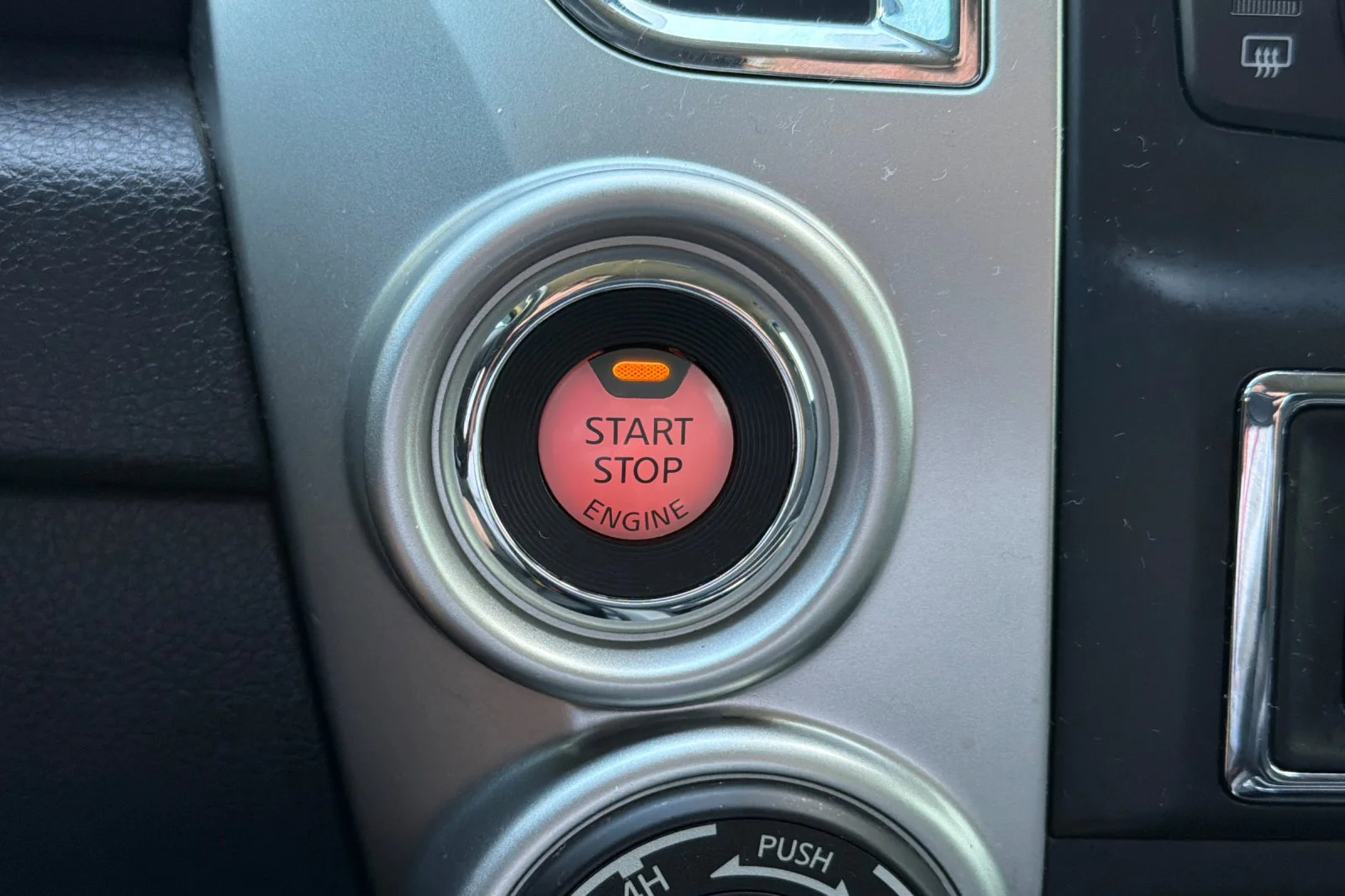 Used 2019 Glacier White Nissan SV image 21