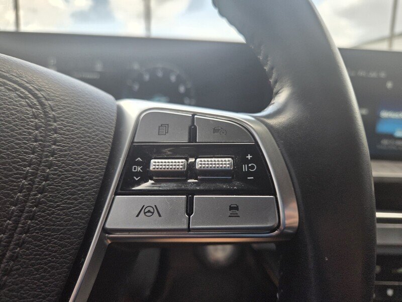 Used 2025 Black Kia SX image 13