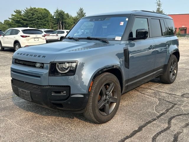 Used 2023 Blue Land Rover X-Dynamic SE image 3