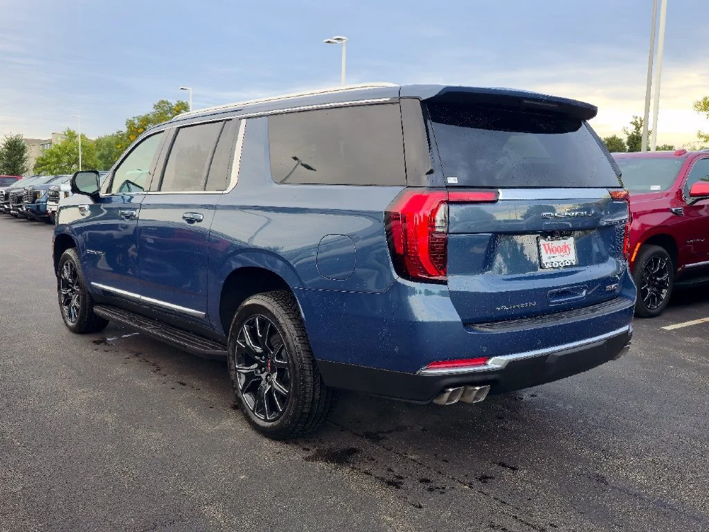 2026 GMC Yukon XL Denali - Photo 7