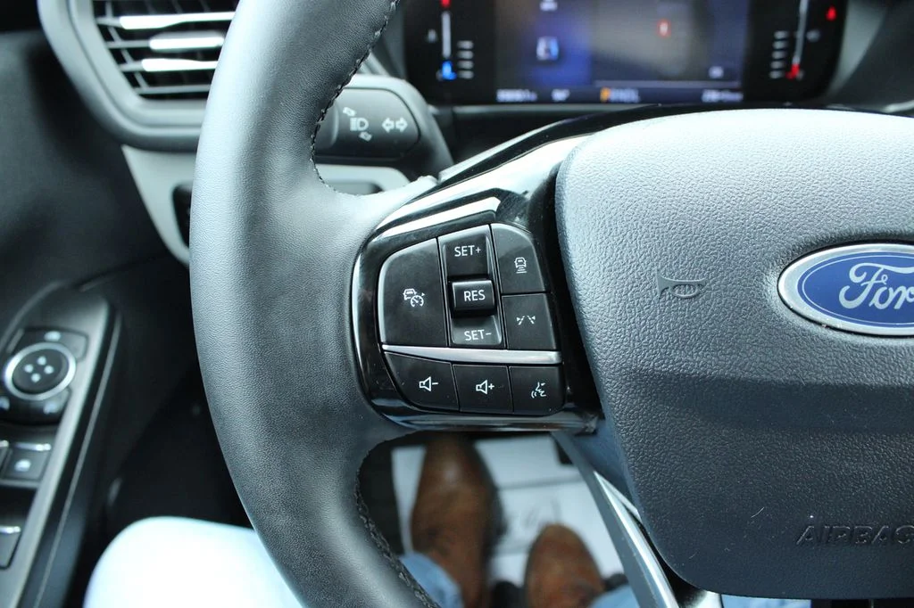 Used 2024 White Metallic Ford Base image 32