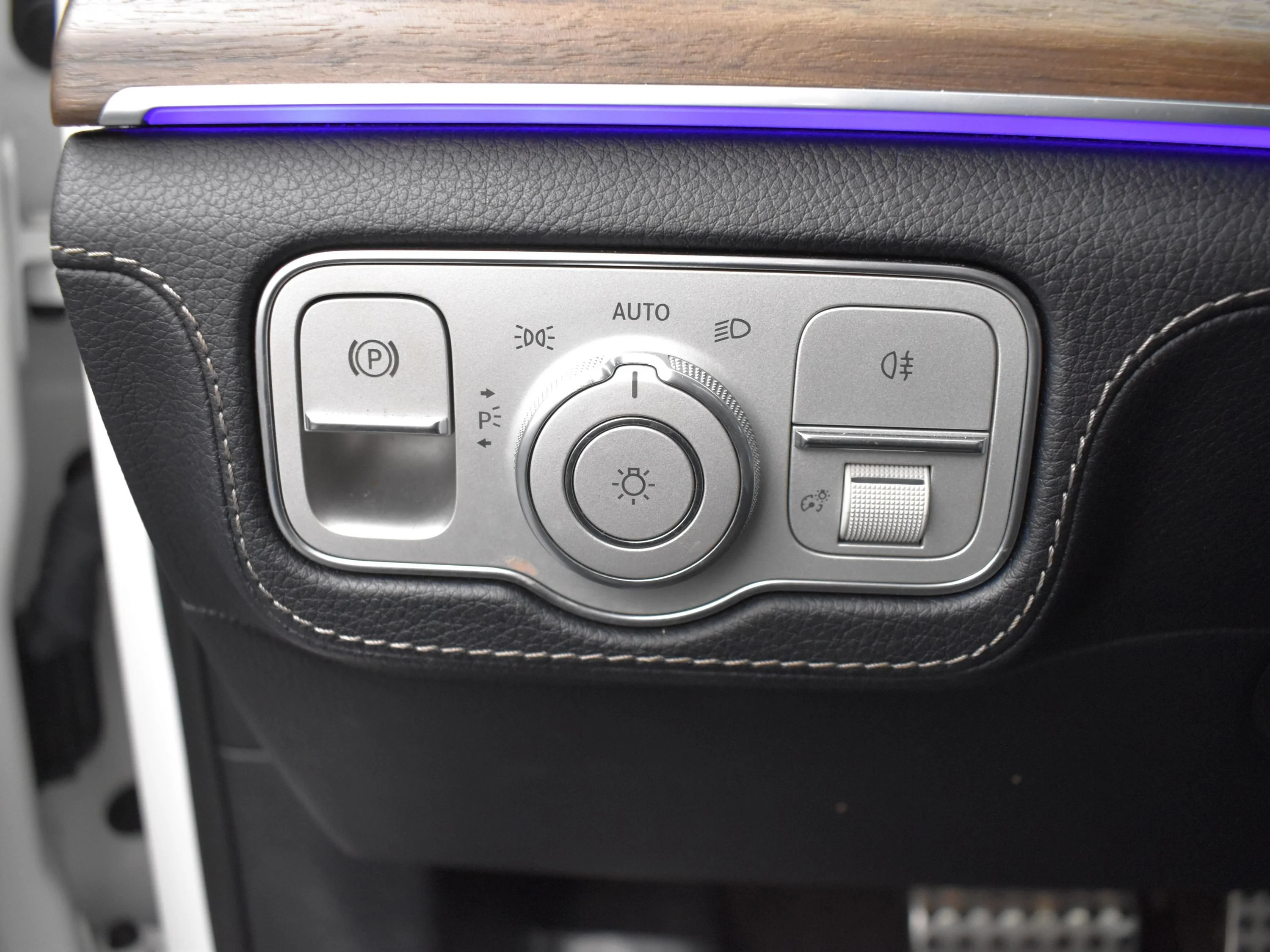 Used 2022 Polar White Mercedes-Benz AMG® GLE 53 image 24