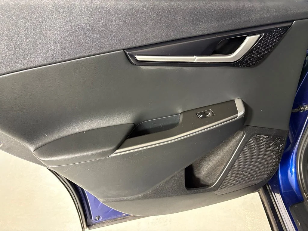 Used 2023 Blue Kia Wind image 42