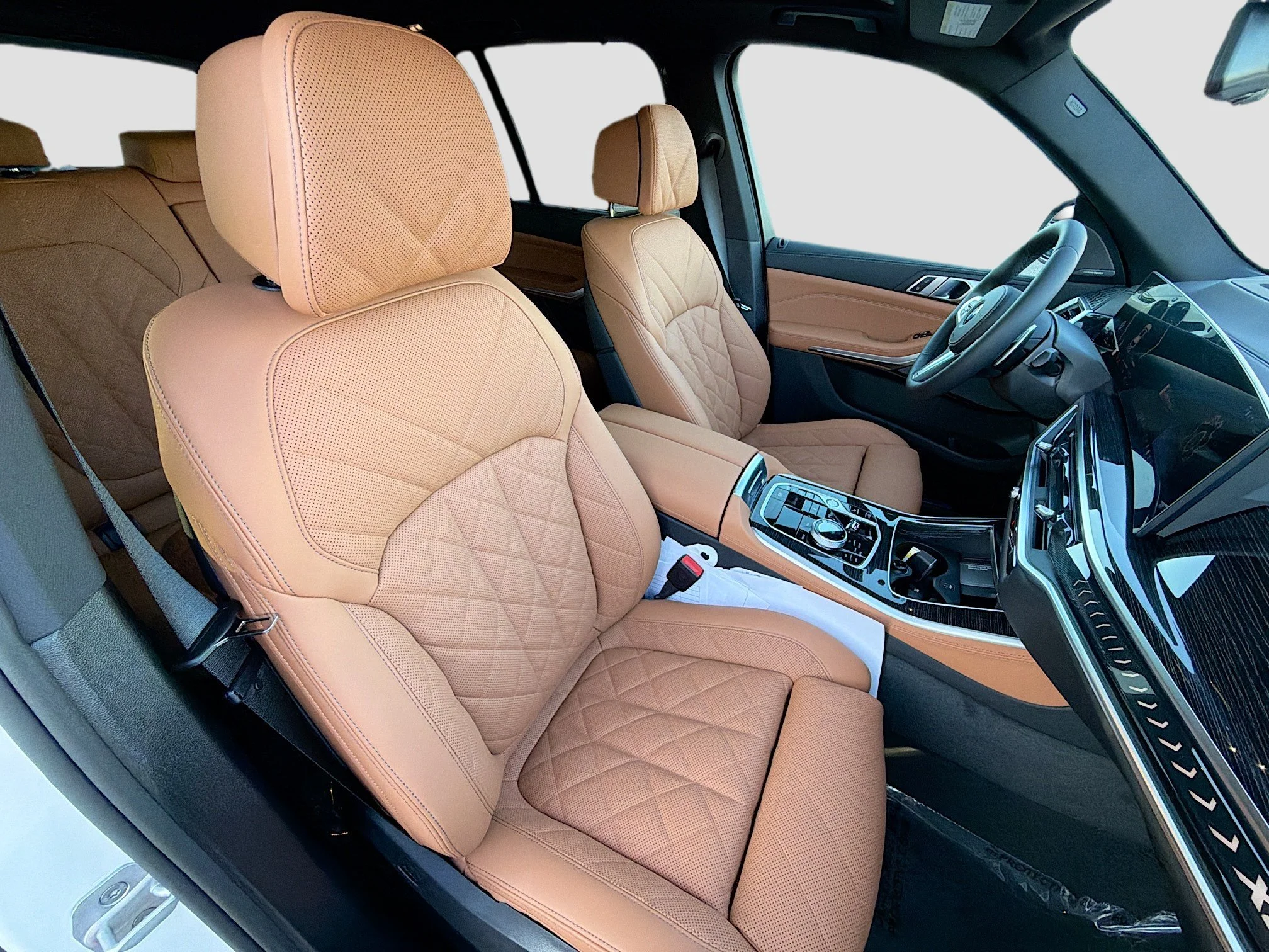 New 2026 Mineral White Metallic BMW xDrive40i image 14