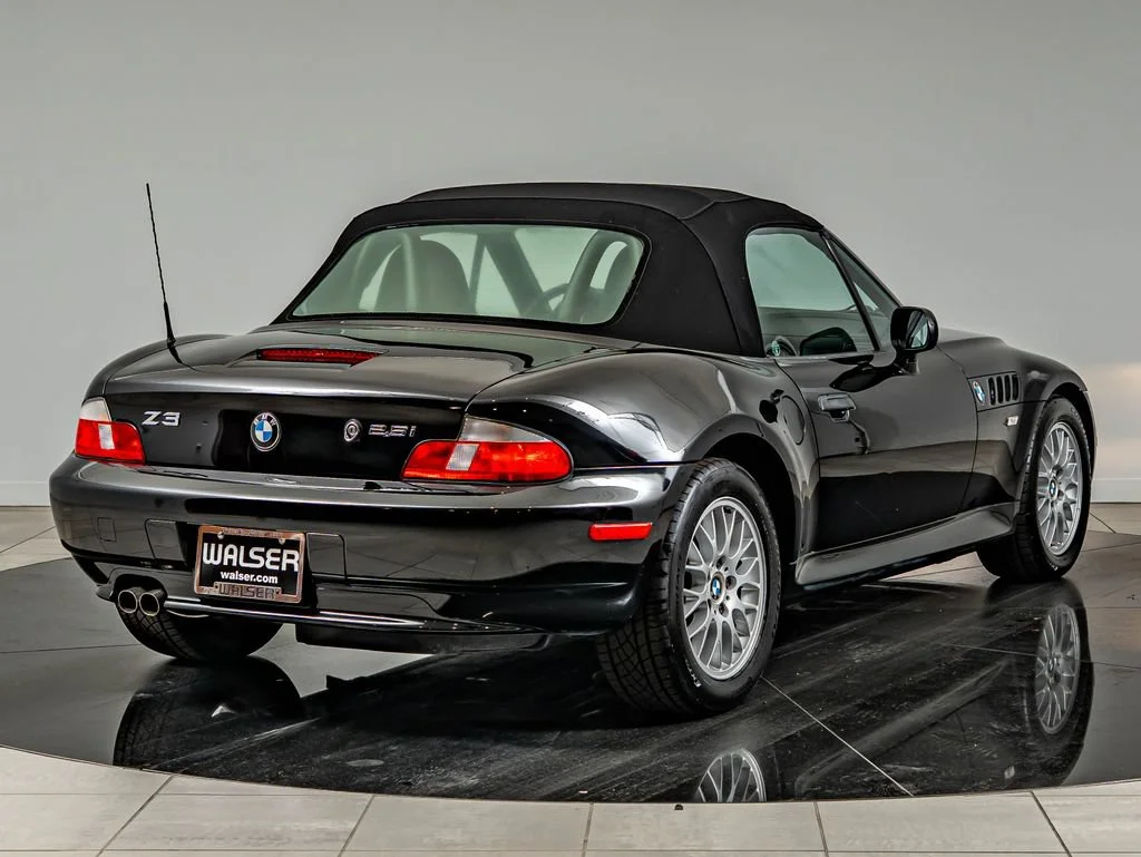 Used 2001 Jet Black BMW 2.5i image 6