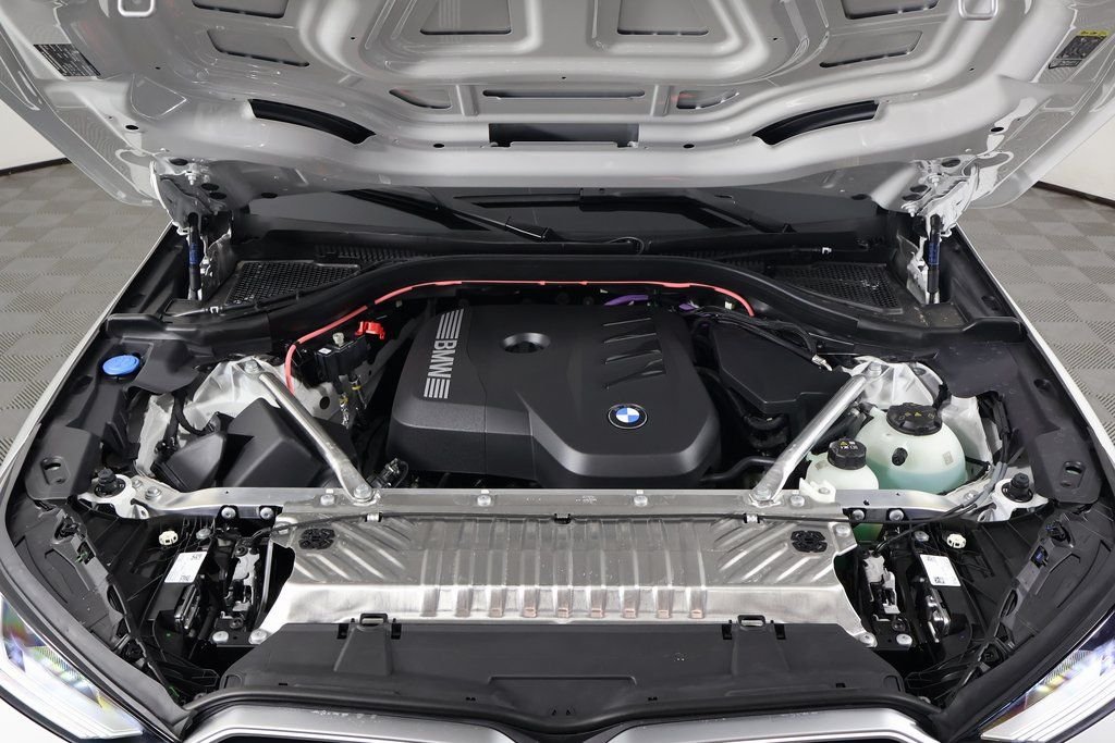 New 2026 Mineral White Metallic BMW 30 xDrive image 9
