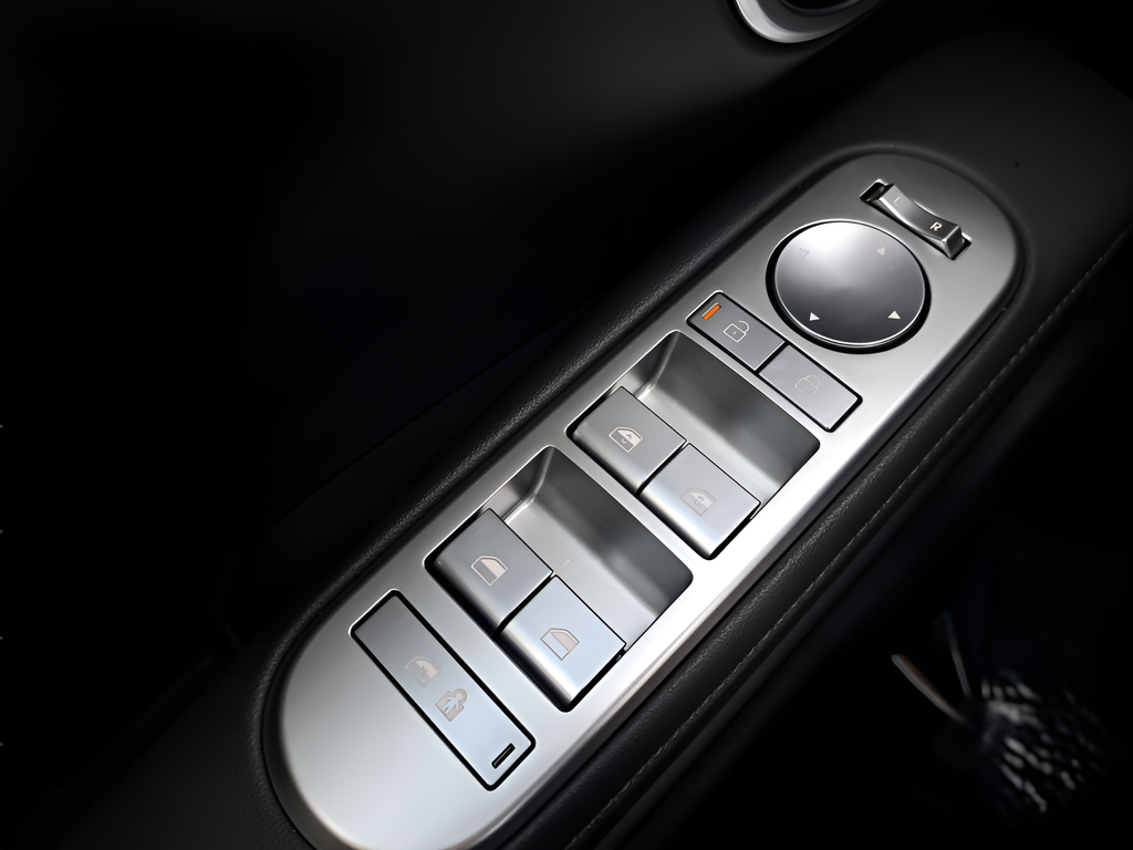 New 2026 White Hyundai SE image 25