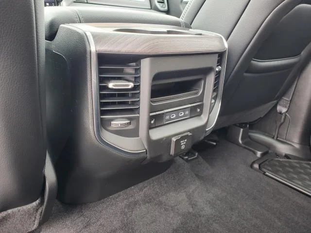 New 2026 Diamond Black Crystal Pearl-Coat Exterior Paint RAM Laramie image 27