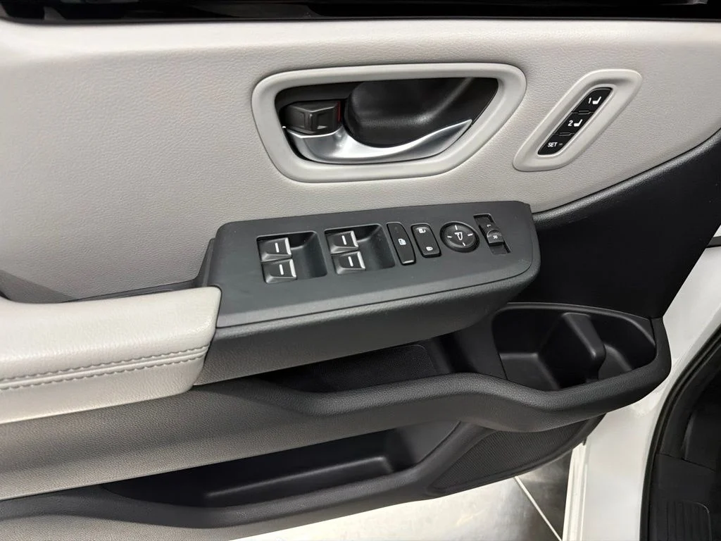 Used 2025  Honda EX-L image 22