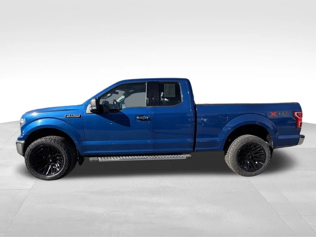 Used 2018 Blue Ford XL image 2