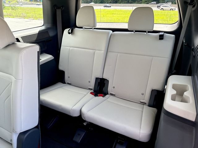 Used 2024 White Hyundai SEL image 23