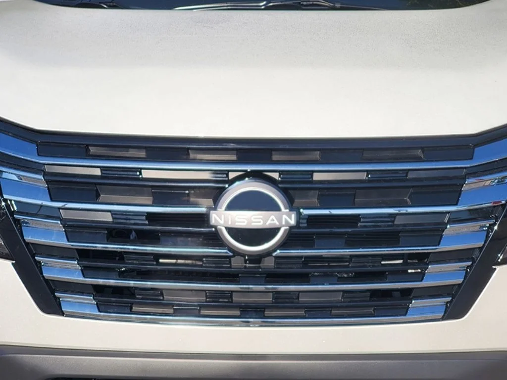 New 2026 Everest White Pearl TriCoat Nissan SV image 11