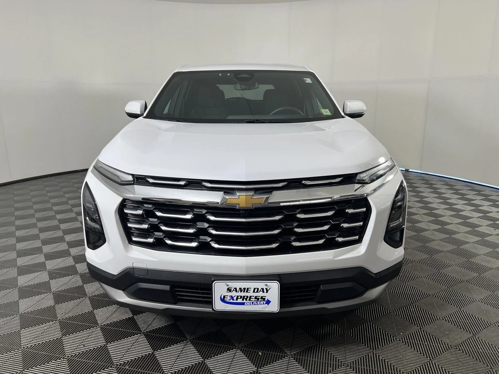 Used 2025 Summit White Chevrolet AWD LT image 28