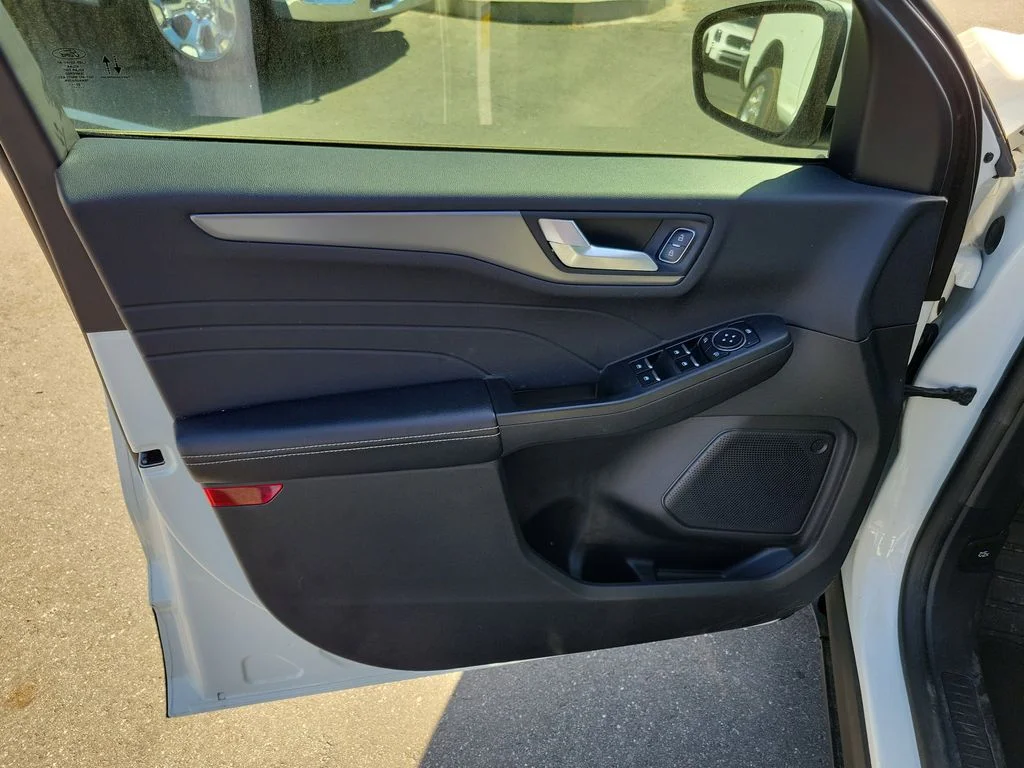 2023 Ford Escape PHEV - Photo 13