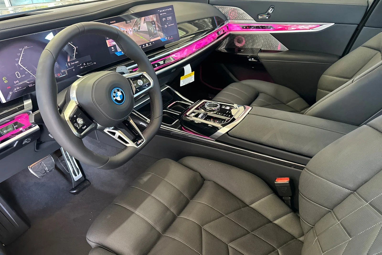 2026 BMW 7 Series 750e - Photo 7