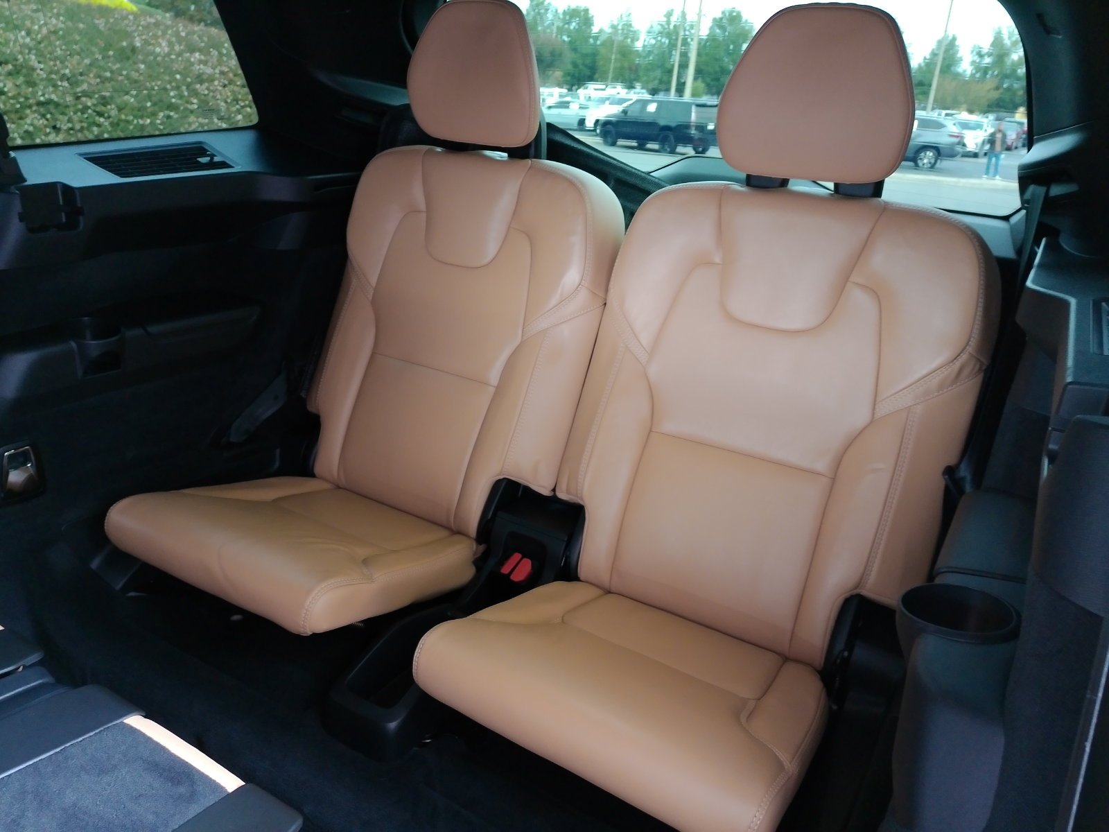Used 2023 White Volvo Ultimate image 29