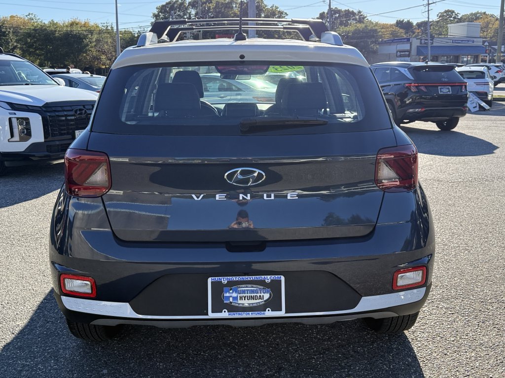 Used 2023 White Hyundai Limited image 5