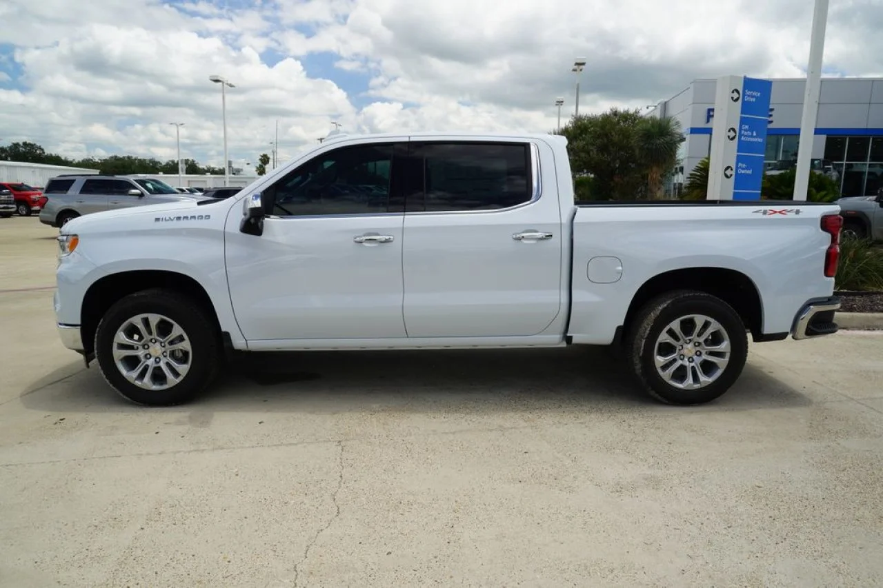 2026 Chevrolet Silverado 1500 LTZ - Photo 14