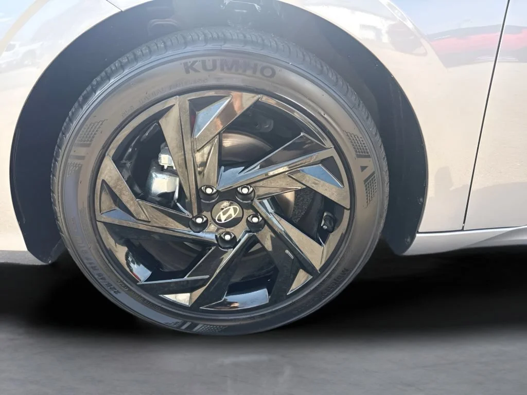 Used 2026 Silver Hyundai SEL Sport image 30