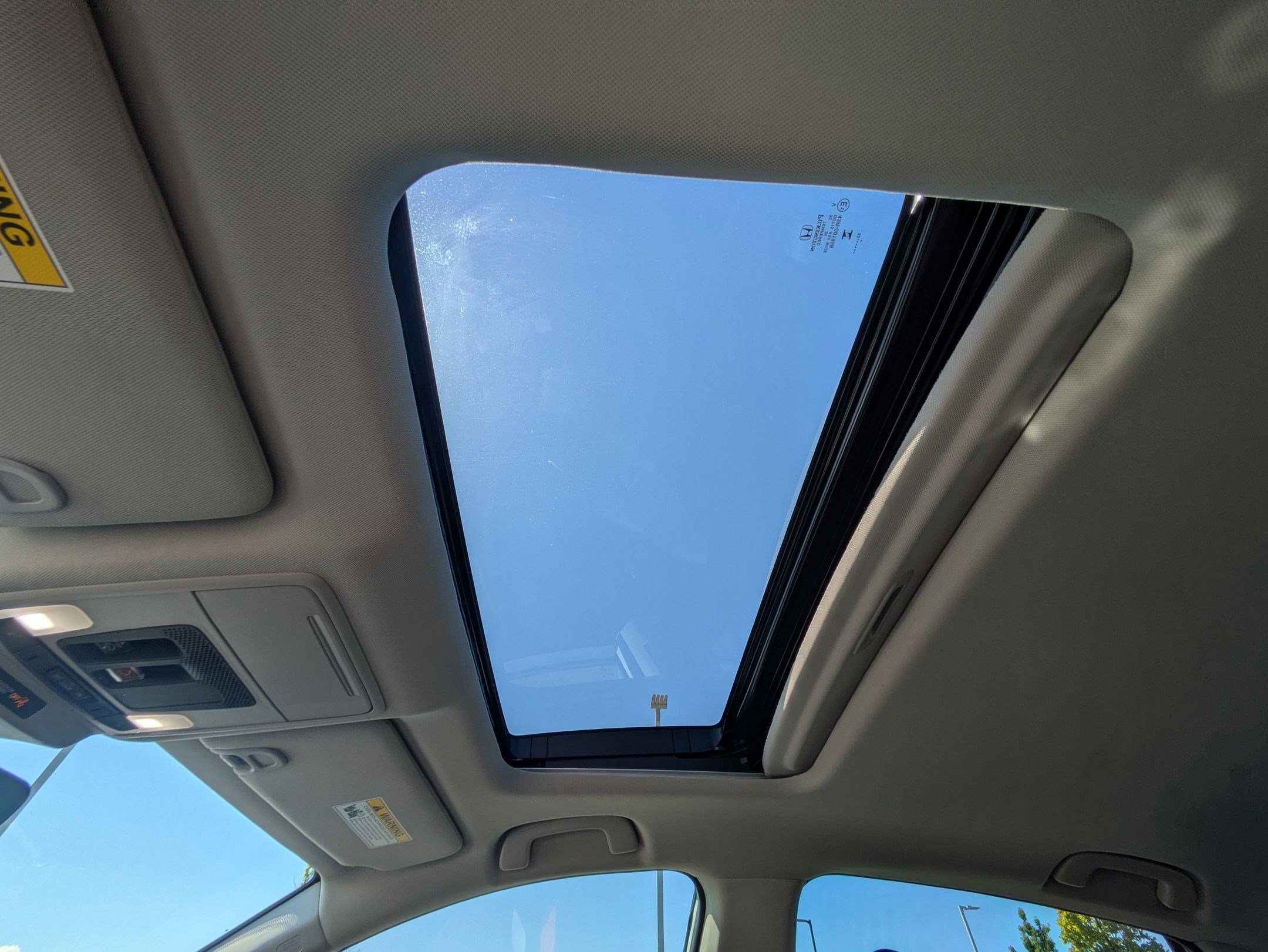 Used 2023 White Honda Touring image 16