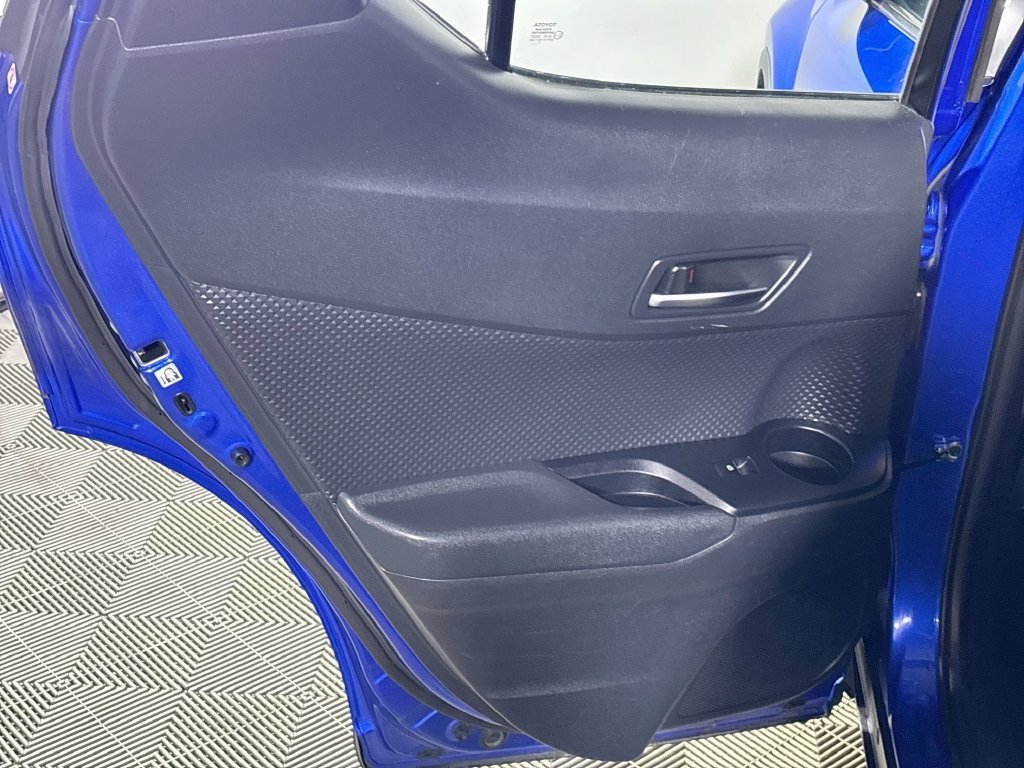 Used 2018 Blue Toyota XLE image 18