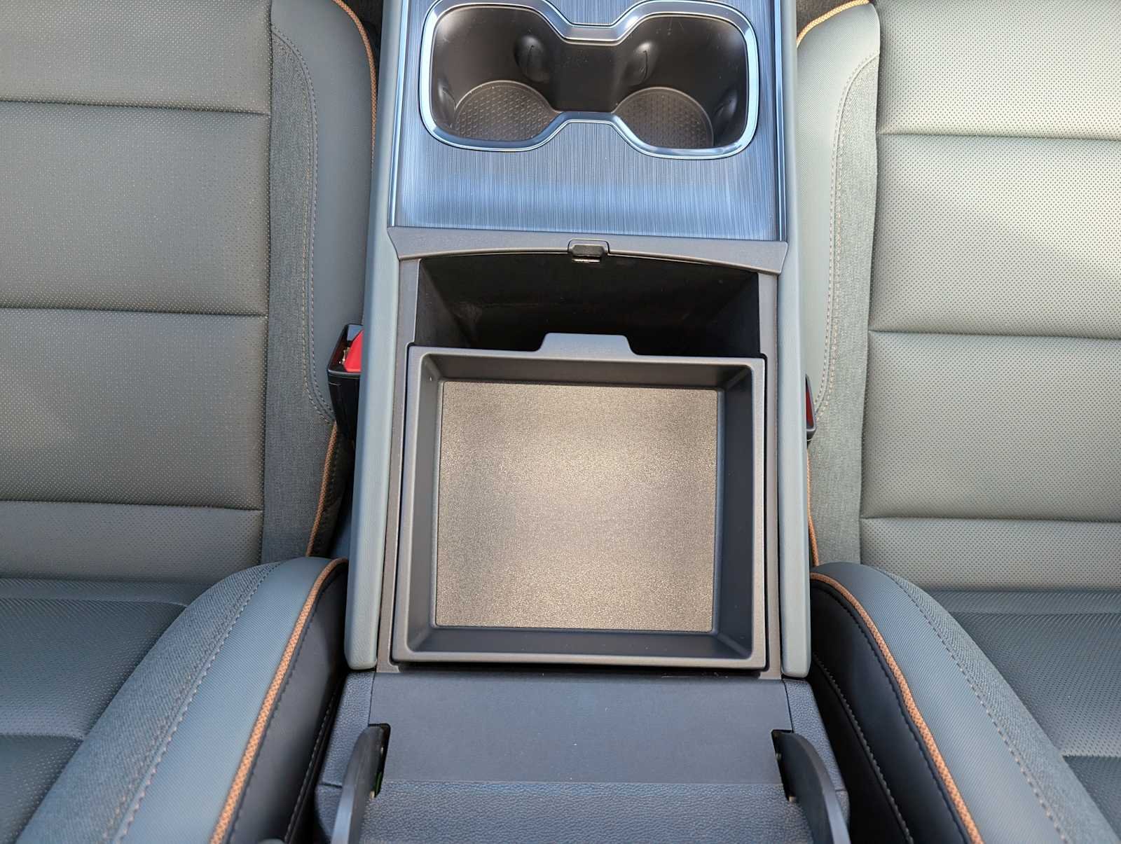2026 GMC Acadia AT4 - Photo 14