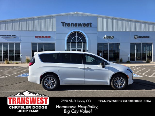2027 Chrysler Pacifica Select