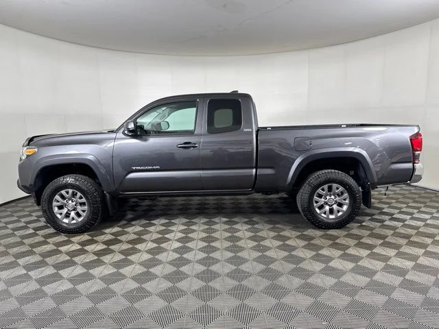 Used 2019 Gray Toyota SR5 image 8