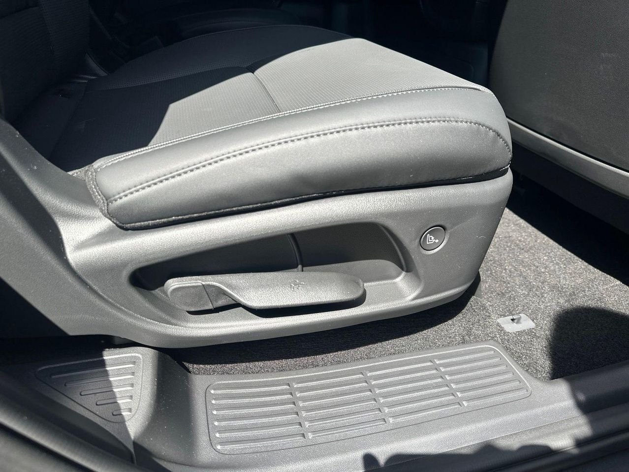 New 2026 Blue Hyundai SEL Premium 7P image 36