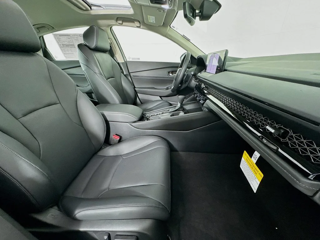 New 2026 Urban Gray Pearl Honda Touring image 38