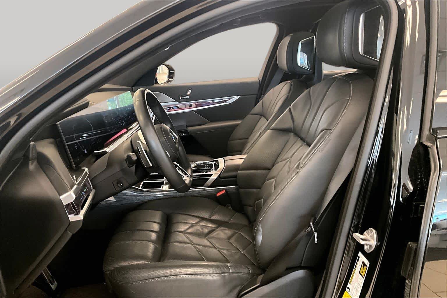 Used 2023 Black Sapphire Metallic BMW 760i xDrive image 7