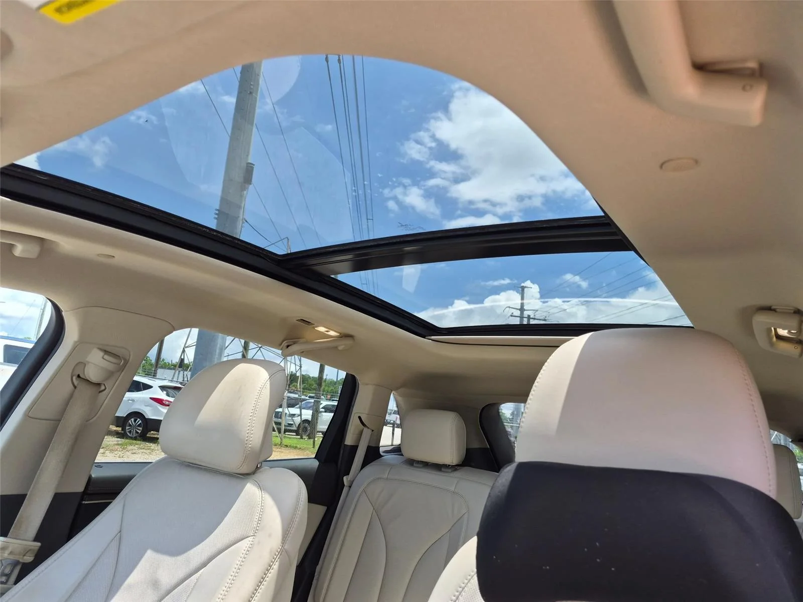 Used 2017 Palladium White Gold Metallic Lincoln Reserve image 13